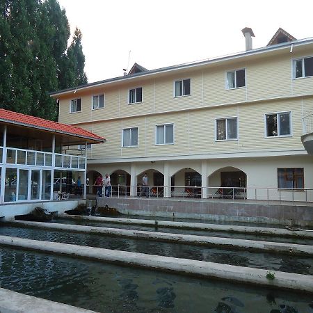 Alanlar Alabalik Ve Otel Ağlasun Екстериор снимка