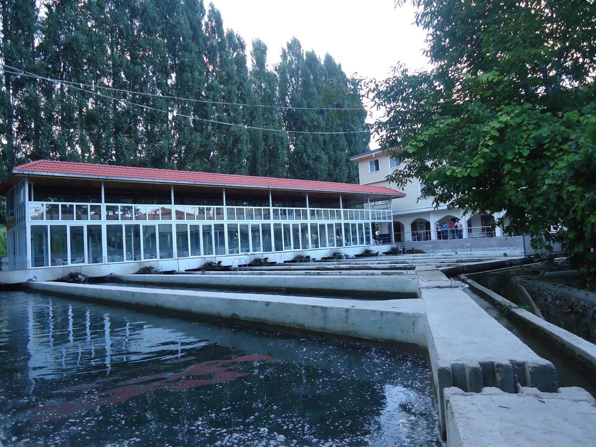 Alanlar Alabalik Ve Otel Ağlasun Екстериор снимка